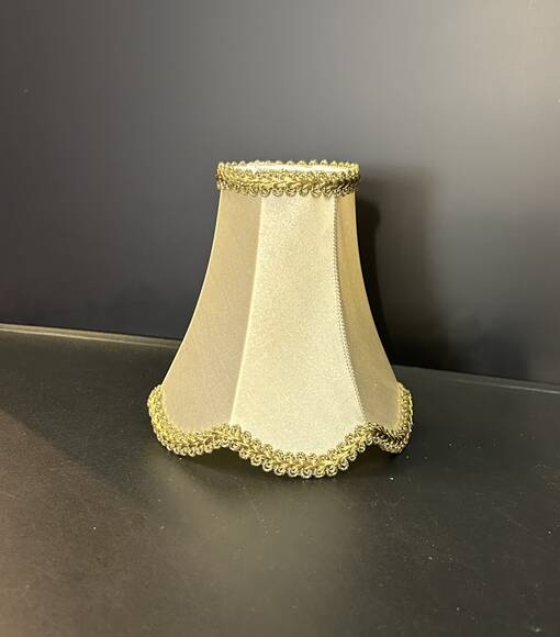 Kruunuvarjostin Elisa 12 vaalean keltainen (kulta), VarjoMarja - Kankaiset varjostimet ja muut kuin lasi - 183440 - 2