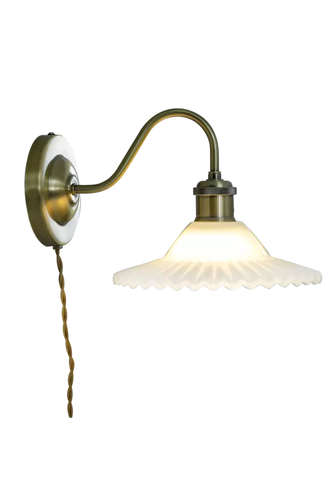 20006-30-01 Silvia seinävalaisin, antiikkimessinki, valkoinen lasi, Aneta - Seinävalaisimet - 008662 - 1