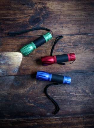 8710490 Colore -taskulamppu, 3 väriä - sininen, punainen tai vihreä, Airam - Taskulamput ja paristovalaisimet - 184904 - 2