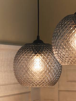 718443 Nobb Ball - riippuvalaisin, savu lasi, E27, 22 cm, Halo Design - Riippuvat valaisimet - 182335 - 2