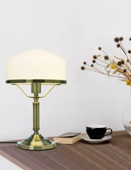 B1051A Ditmar Strindberg - pöytävalaisin, antiikkimessinki/ opaalivalkoinen lasi, Cottex - Pöytävalaisimet - 008167 - 2